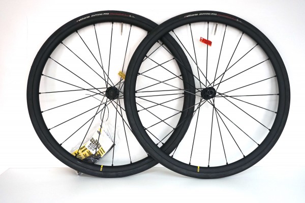 Mavic Allroad S disc Laufradsatz mit Vittoria Zaffiro Pro 30mm Bereifung