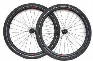Fulcrum Rapid Red 900 650b (27,5 Zoll) mit Schwalbe G-one 12x100 / 12x142 disc-brake centerlock Fulcrum Rapid Red 900 650b (27,5 Zoll) mit Schwalbe G-one 12x100 / 12x142 disc-brake centerlock