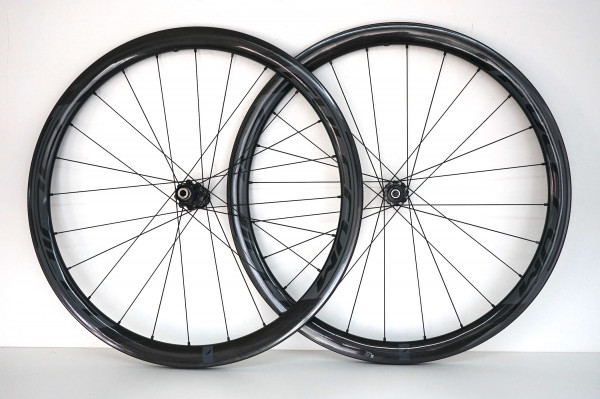 Fulcrum Racing Wind 400 disc-brake Carbon Clincher tubeless ready 28 Zoll 12x100mm / 12x142mm